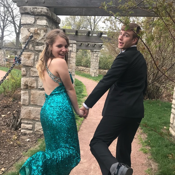 Prom dress - Picture 2 of 4